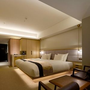 Hotel Atlantiis Suites Near Igi Airport